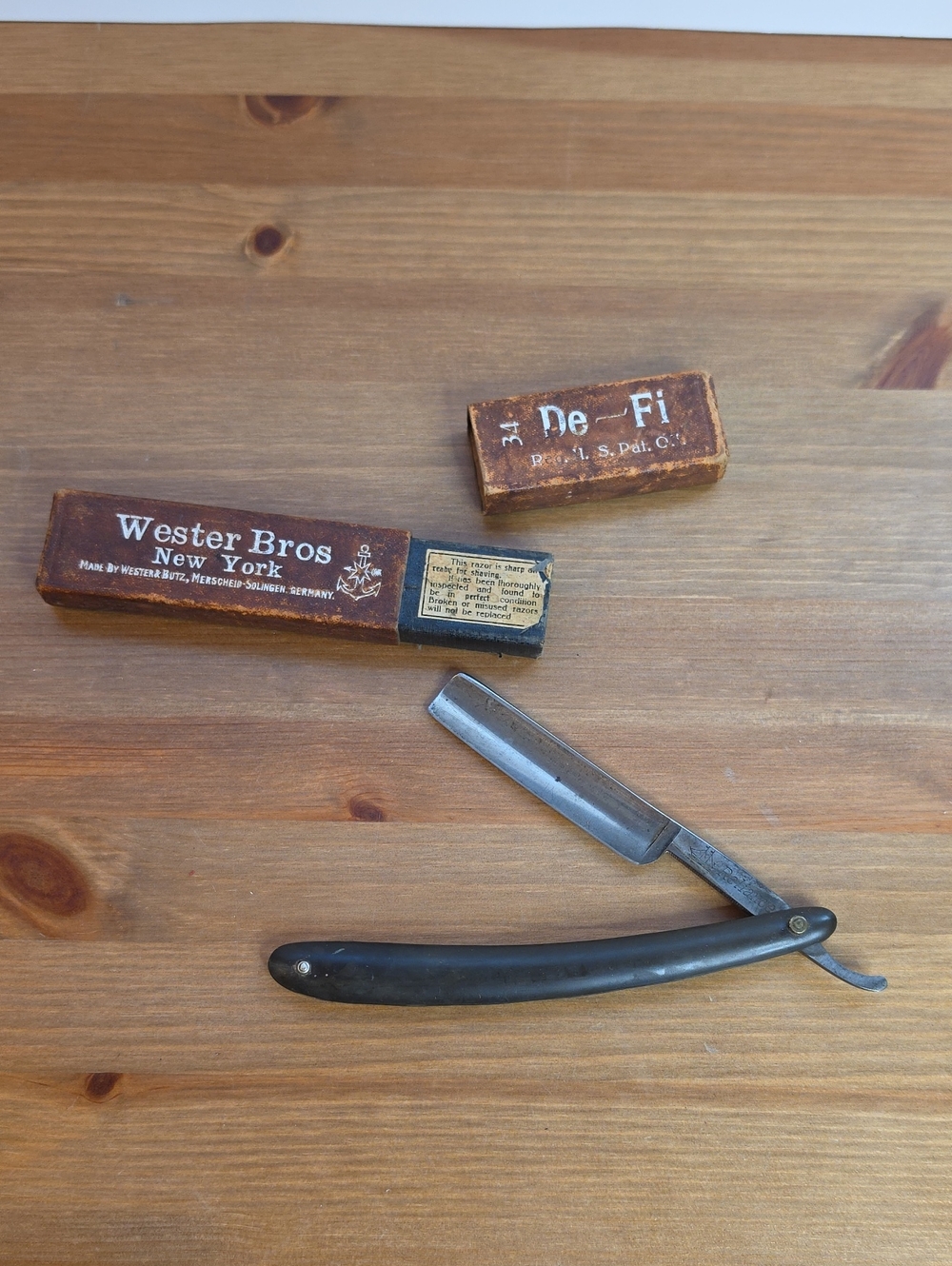 Antique - Vintage Wester Bros Straight Razor - Original Box